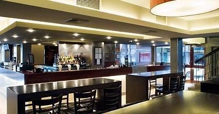 The Astor Hotel Motel Goulburn Bagian luar foto
