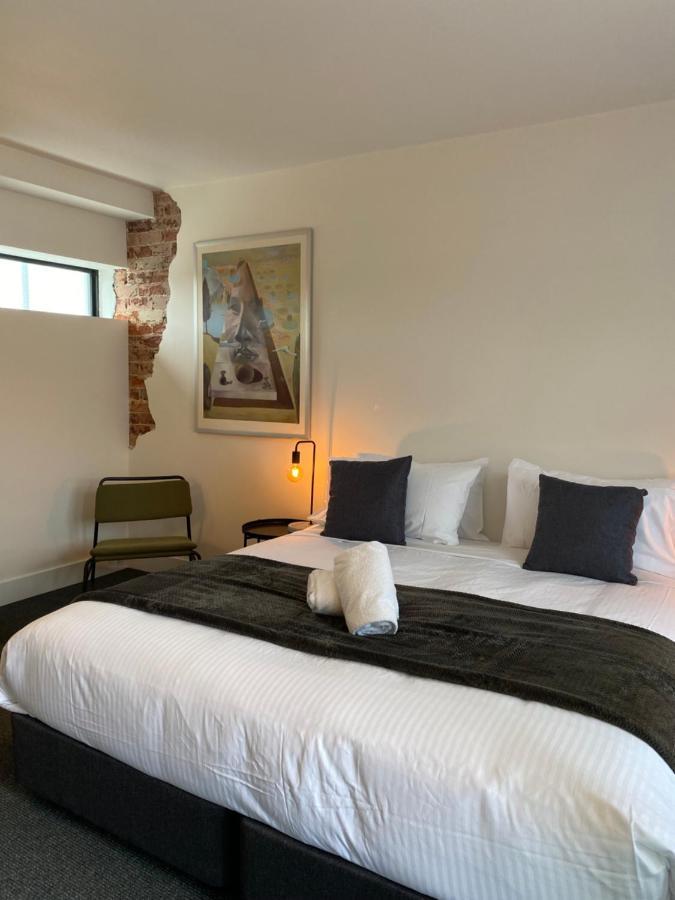 The Astor Hotel Motel Goulburn Bagian luar foto
