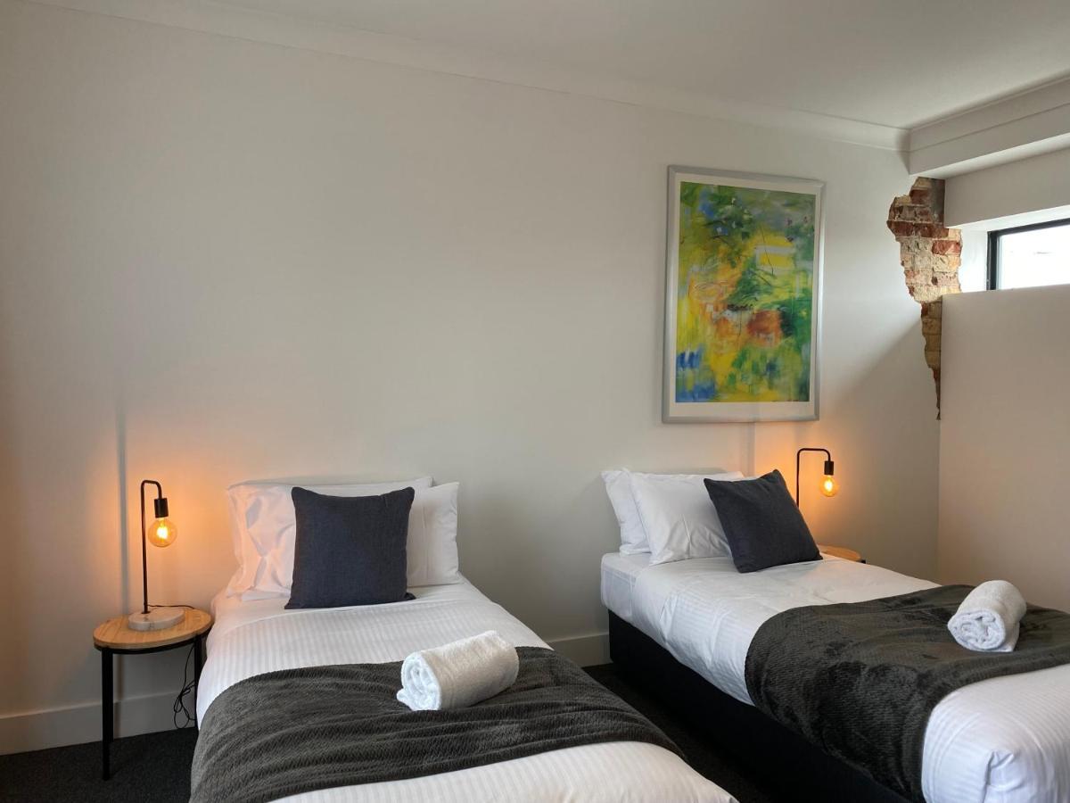 The Astor Hotel Motel Goulburn Bagian luar foto