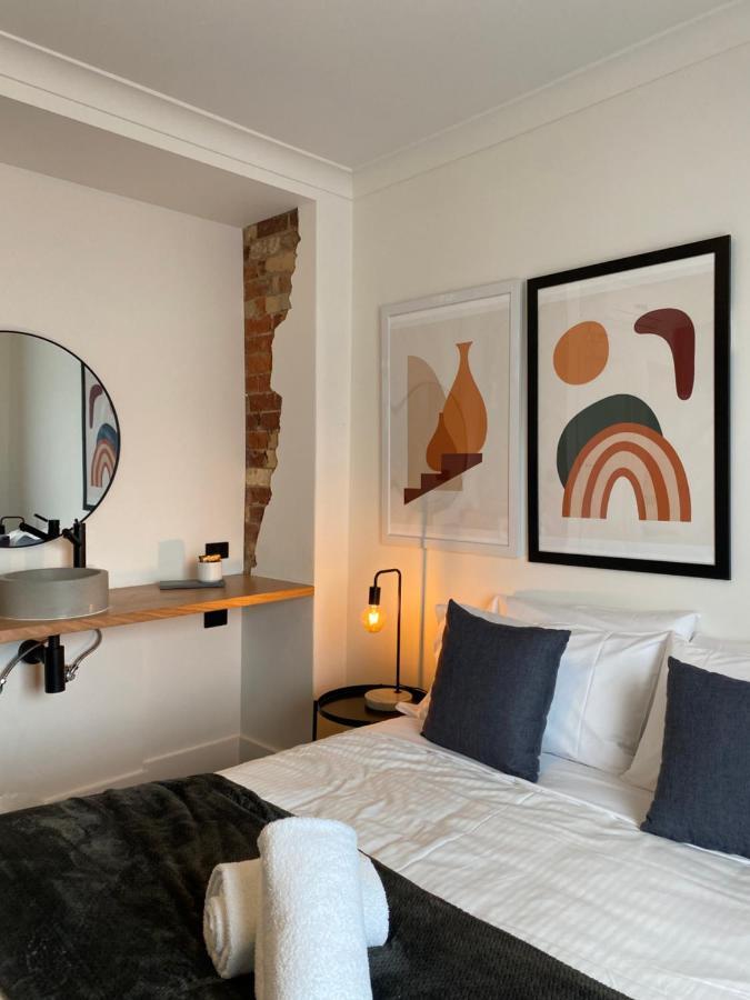 The Astor Hotel Motel Goulburn Bagian luar foto