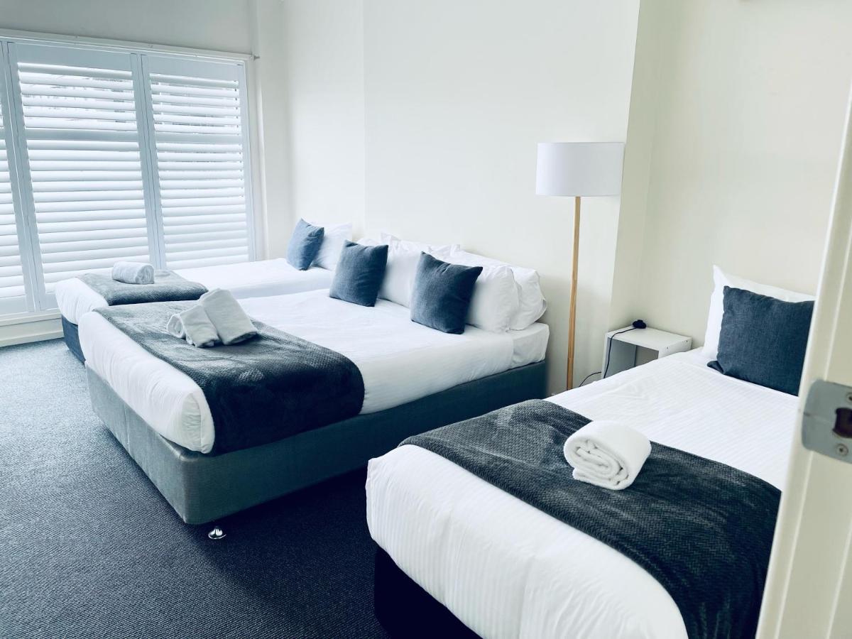 The Astor Hotel Motel Goulburn Bagian luar foto